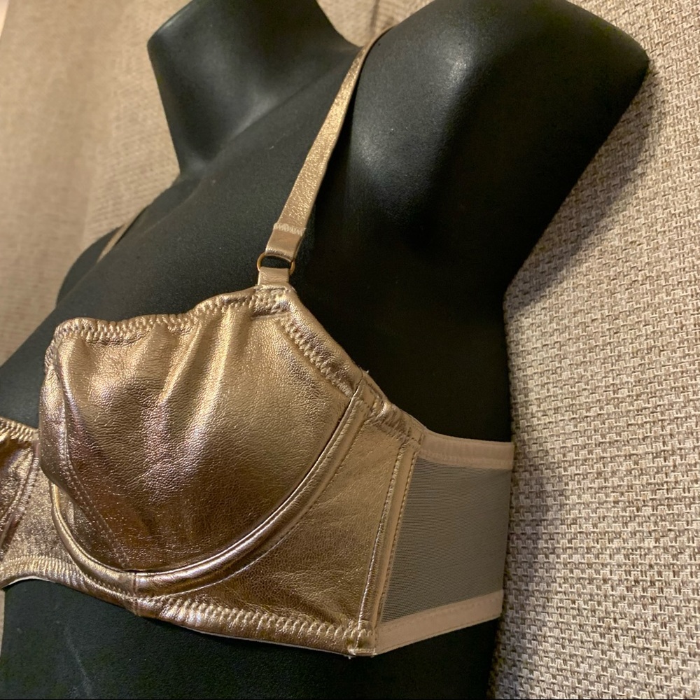 32B Victoria’s Secret Rose Gold faux leather Dream Angel push-up without padding - Picture 6 of 16
